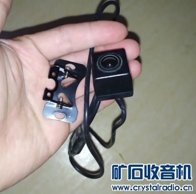 多功能守護者 融合太陽能人體感應燈、導航技術與智能家電的未來生活